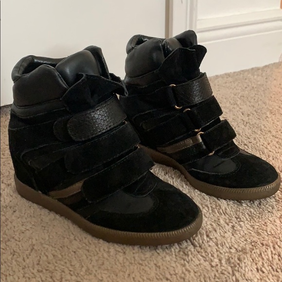 BCBGeneraction - Picture 3 of 3